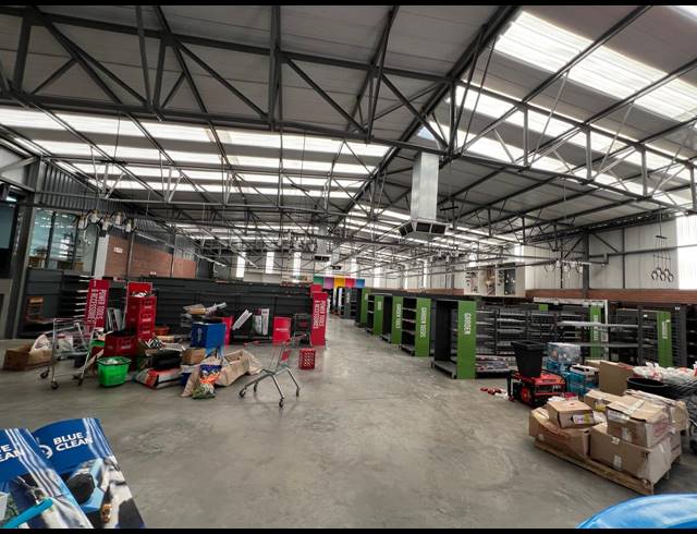 714M² WAREHOUSE TO LET IN STRIJDOMPARK